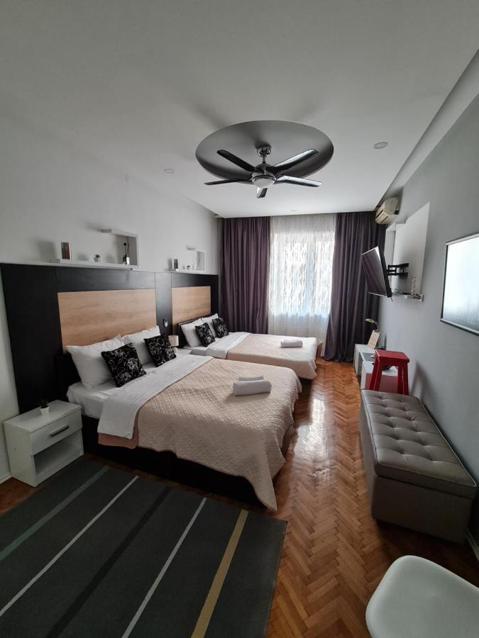 Ferienwohnung Nikola Tesla City Walk Ni Exterior foto